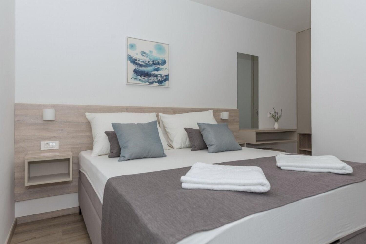 Apartments Mari - 40M From The Beach Макарська Екстер'єр фото