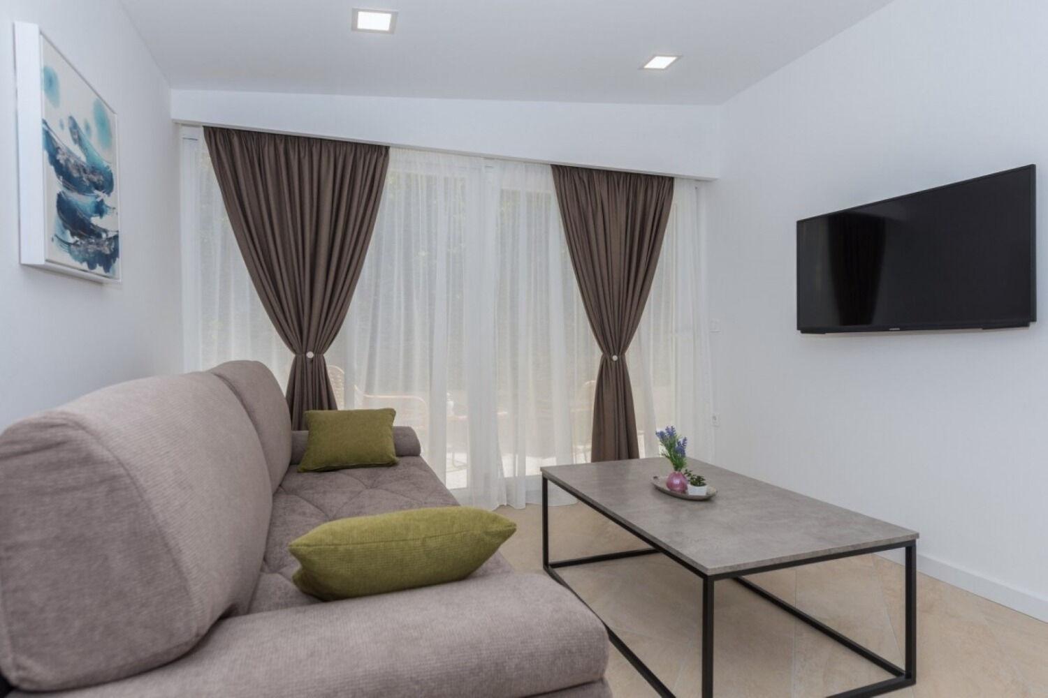 Apartments Mari - 40M From The Beach Макарська Екстер'єр фото