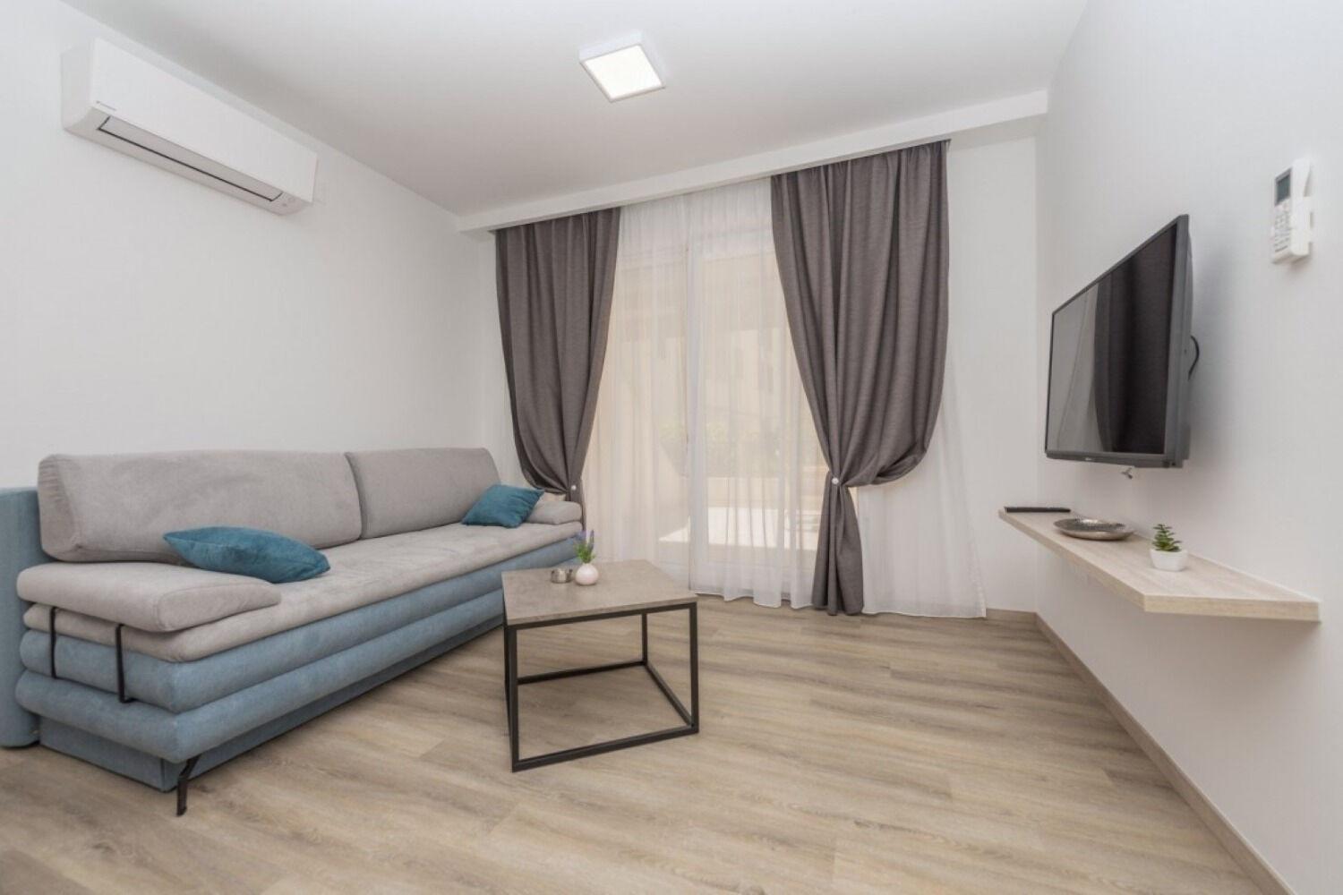 Apartments Mari - 40M From The Beach Макарська Екстер'єр фото
