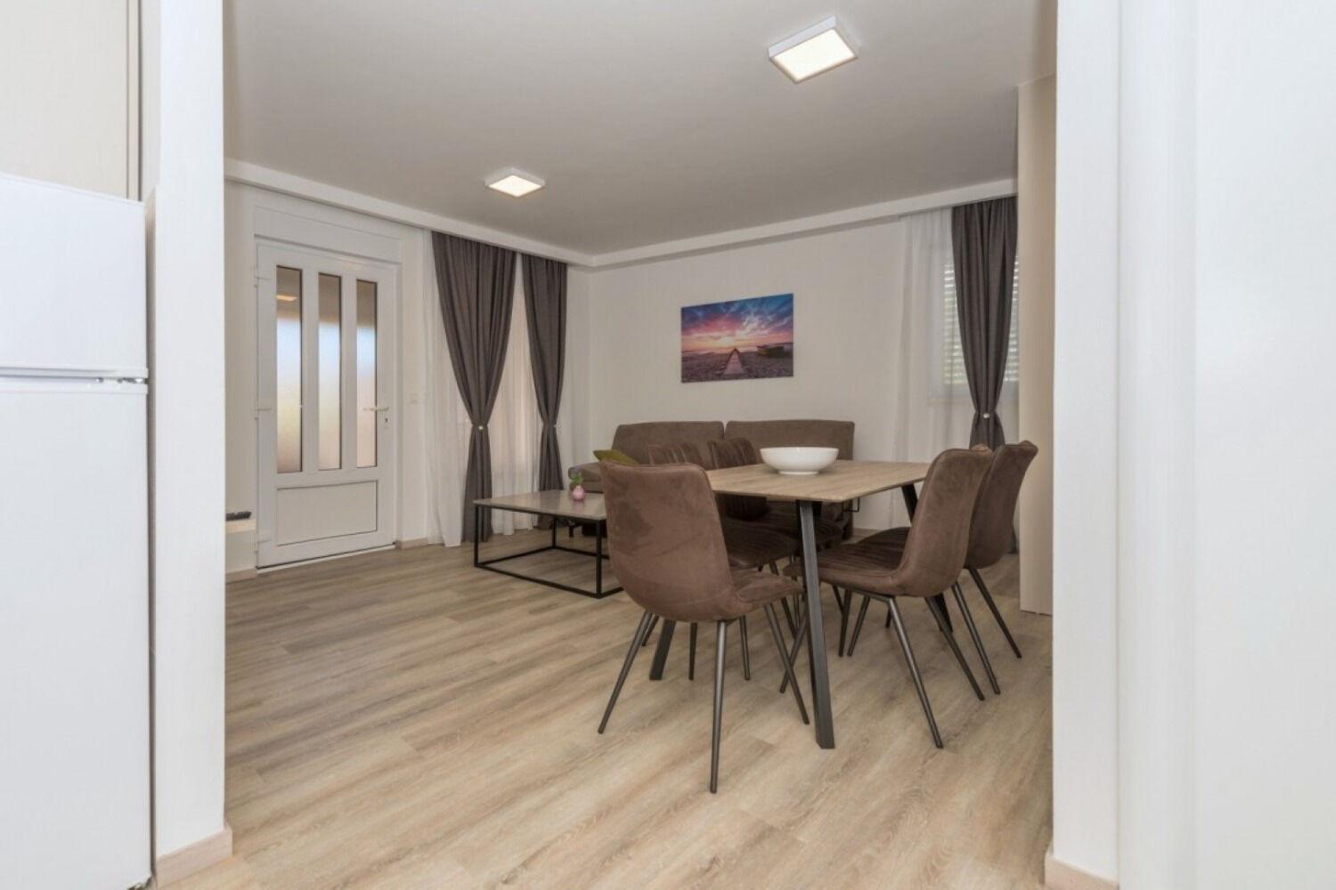Apartments Mari - 40M From The Beach Макарська Екстер'єр фото