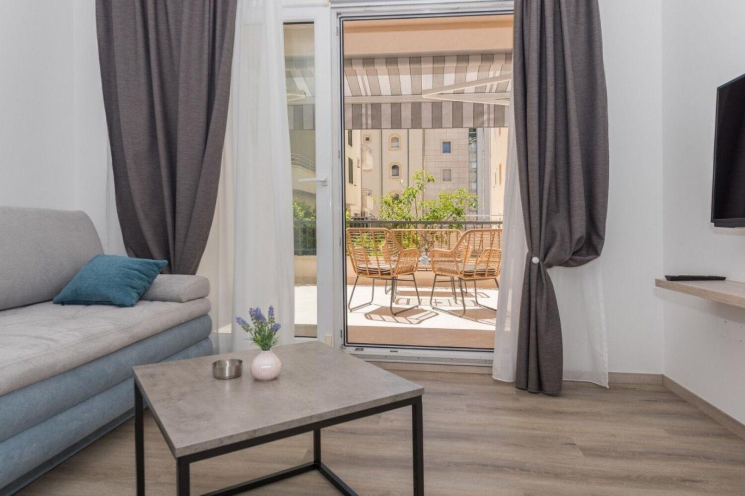 Apartments Mari - 40M From The Beach Макарська Екстер'єр фото